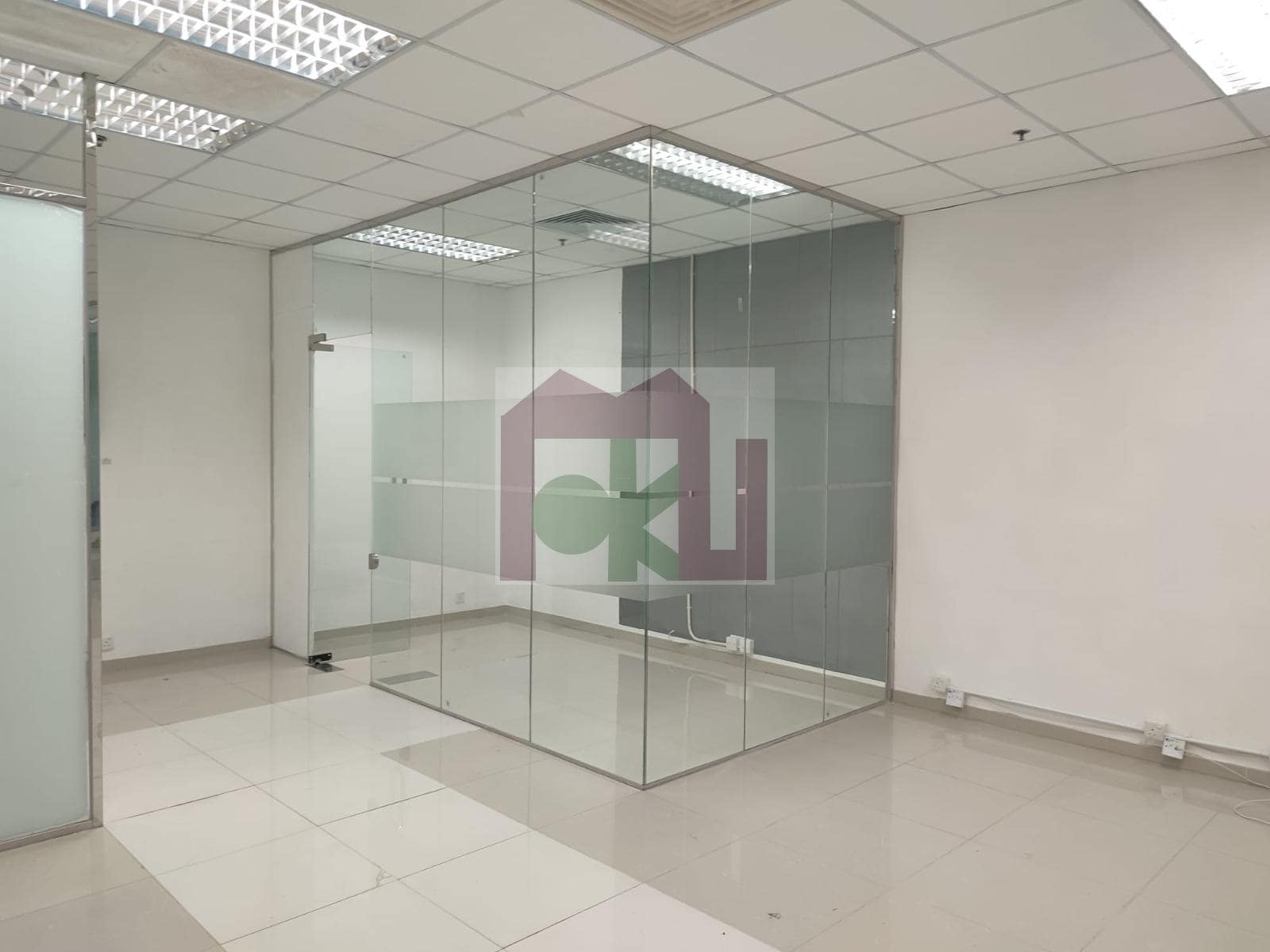 Ford Glory Plazaのブル或物件の写真